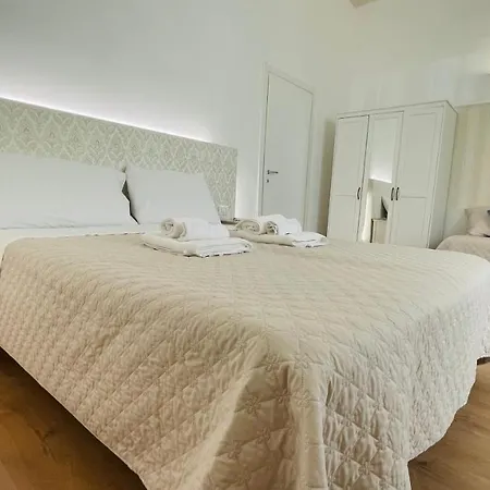 Domus Bianca Lancia 4*