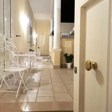 Domus Bianca Lancia Pensjonat Manfredonia