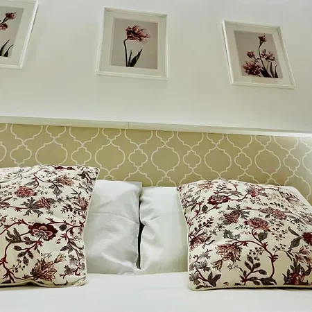 Domus Bianca Lancia Guest house *