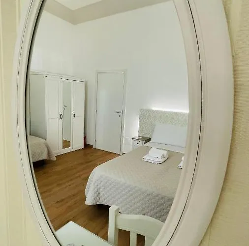 Domus Bianca Lancia 3* Manfredoine